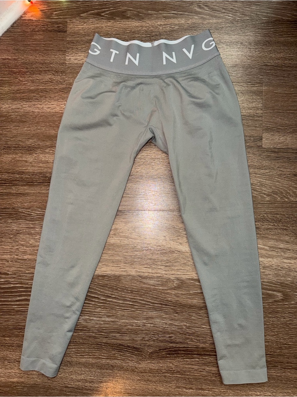 NVGTN Light Gray Seamless High-Waist Leggings with Branded Band